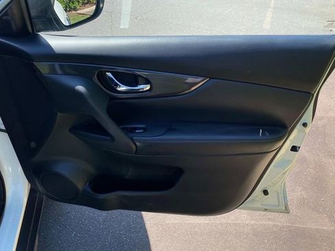 Used 2019 Nissan Rogue SV FWD image 37