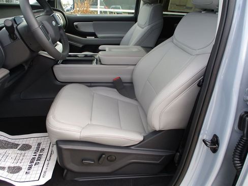 New 2025 Ford Expedition Max Active image 11