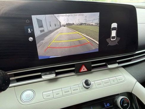 Used 2023 Hyundai Elantra Limited w/ Cargo Package FWD image 24