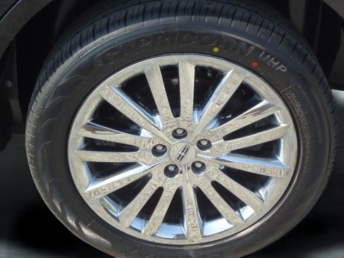 Used 2013 Lincoln MKX AWD image 9