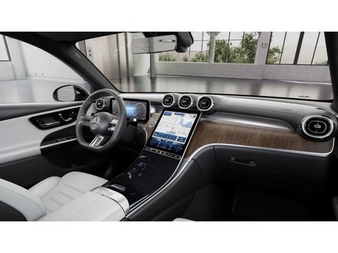 Used 2025 Mercedes-Benz GLC 300 image 6