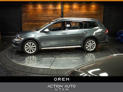 Used 2018 Volkswagen Golf Alltrack SE image 1