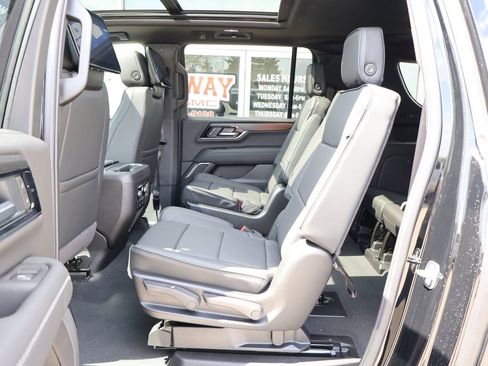 New 2026 GMC Yukon XL Denali w/ Denali Reserve Package AWD/4WD image 28