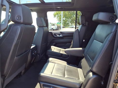Used 2024 Chevrolet Suburban LT w/ Luxury Package AWD/4WD image 25