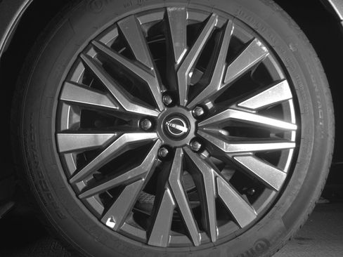 Used 2025 Nissan Altima 2.5 SV image 14