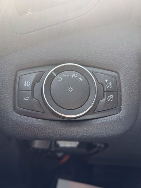 Used 2017 Ford Escape SE w/ SE Cold Weather Package AWD/4WD image 26