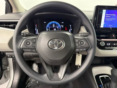 Used 2026 Toyota Corolla LE FWD image 24