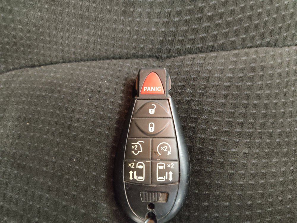 Used 2016 Dodge Grand Caravan SXT FWD image 32