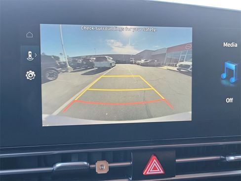 Used 2023 Hyundai Elantra SEL w/ Convenience Package image 10