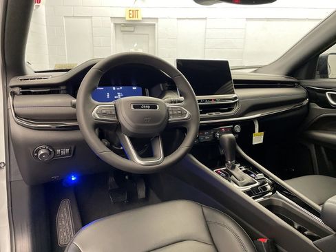 New 2026 Jeep Compass Limited w/ Sun, Sound & Navigation Group image 9