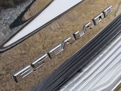 Certified 2025 Cadillac Escalade Sport w/ LPO, Floor Liner Package image 13