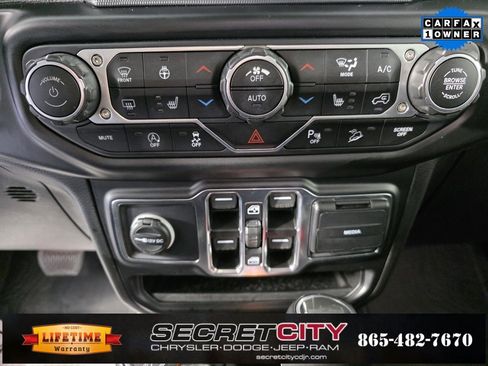Used 2021 Jeep Wrangler Unlimited Sahara image 24