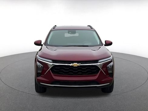 Used 2025 Chevrolet Trax LT image 4