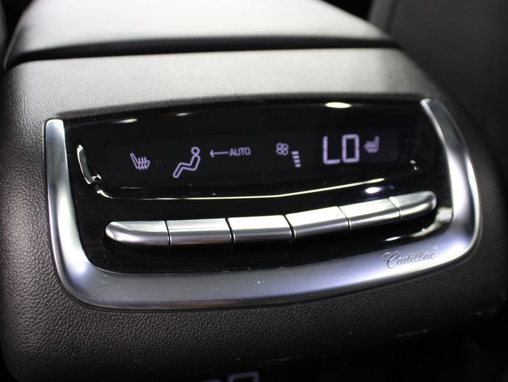 Used 2022 Cadillac XT6 Sport w/ Technology Package AWD/4WD image 17