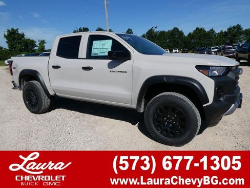 New 2026 Chevrolet Colorado Trail Boss AWD/4WD image 1