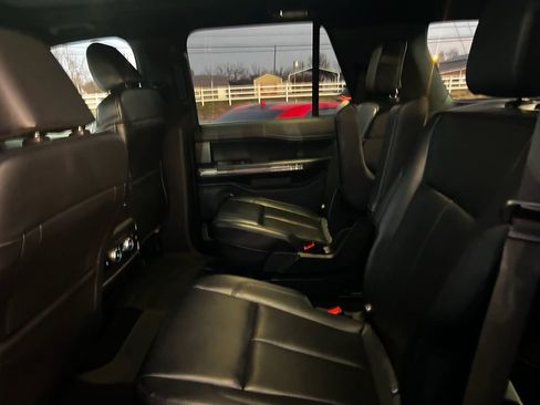Used 2021 Ford Expedition XLT image 13