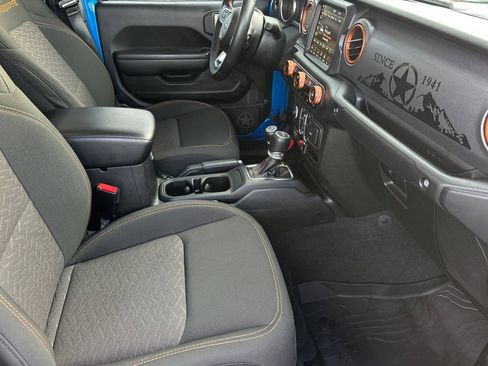 Used 2021 Jeep Gladiator Mojave image 15