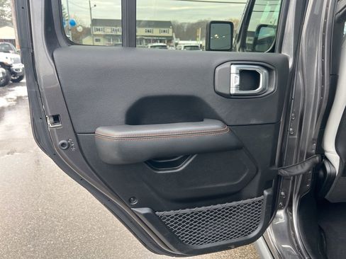 Certified 2021 Jeep Gladiator Mojave image 16