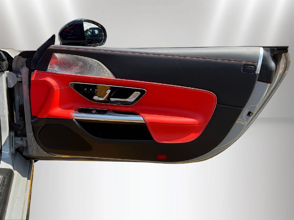 Used 2022 Mercedes-Benz SL 63 AMG 4MATIC image 25