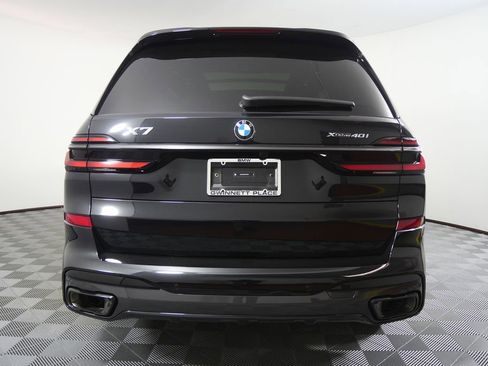 Used 2025 BMW X7 xDrive40i w/ M Sport Package image 4
