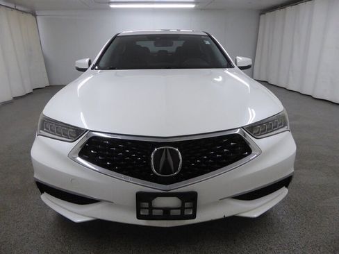 Used 2018 Acura TLX image 2
