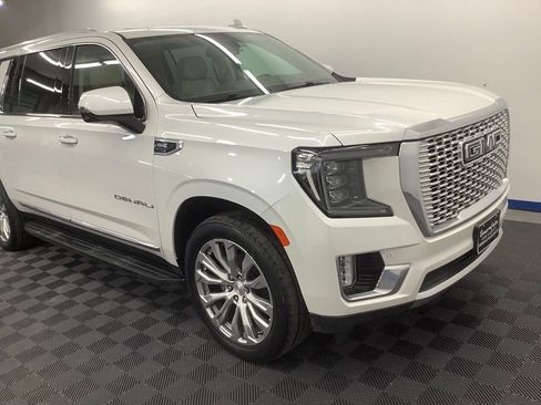 Used 2022 GMC Yukon XL Denali AWD/4WD image 27