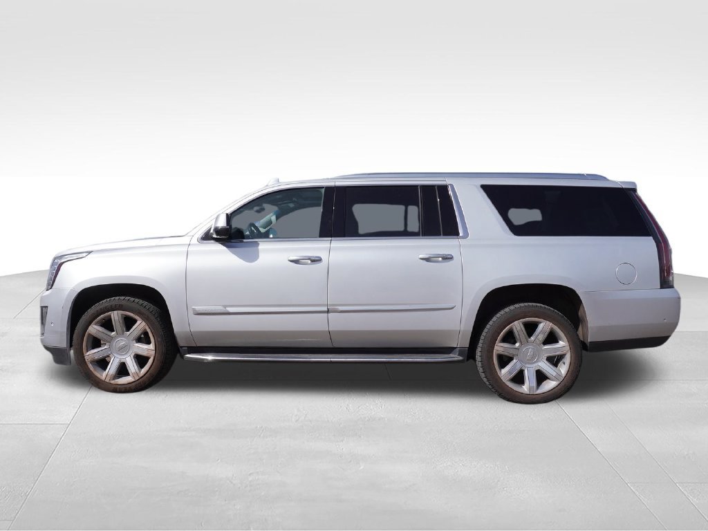 Used 2019 Cadillac Escalade ESV Luxury AWD/4WD image 2
