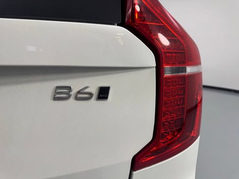 Used 2023 Volvo XC90 B6 Plus w/ Protection Package Premier AWD/4WD image 7