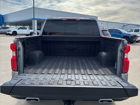 Used 2024 Chevrolet Silverado 1500 LT Trail Boss w/ Convenience Package II image 8