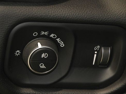 Used 2021 RAM 1500 Big Horn image 12