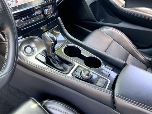 Used 2018 Nissan Maxima 3.5 SV FWD image 16