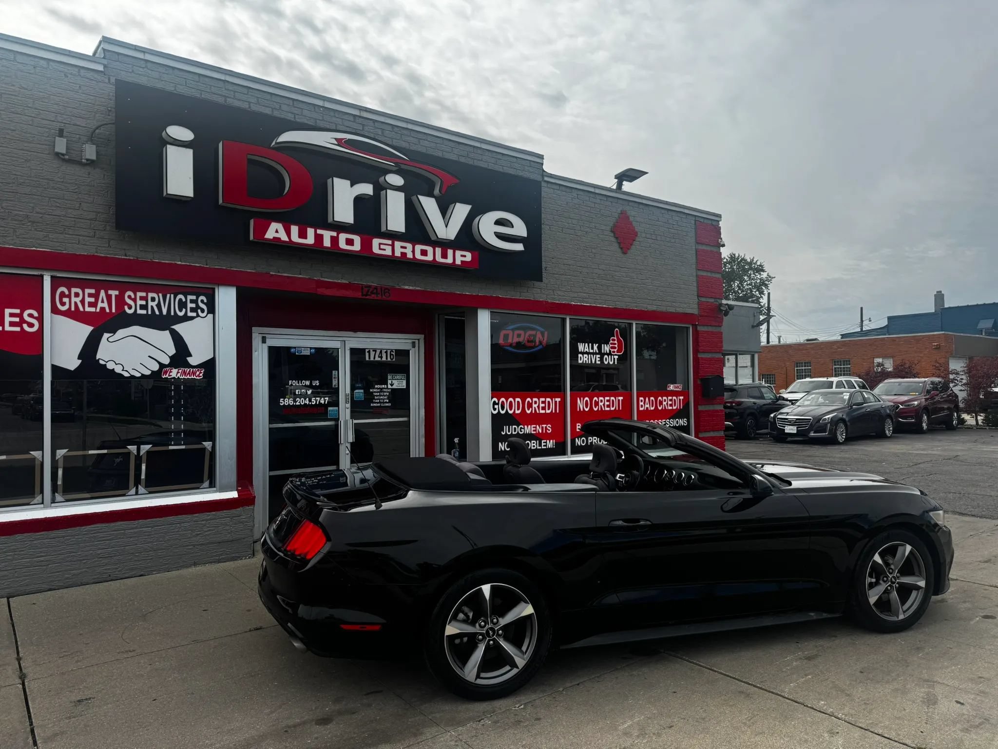 Used 2015 Ford Mustang Convertible w/ Equipment Group 051A RWD image 11