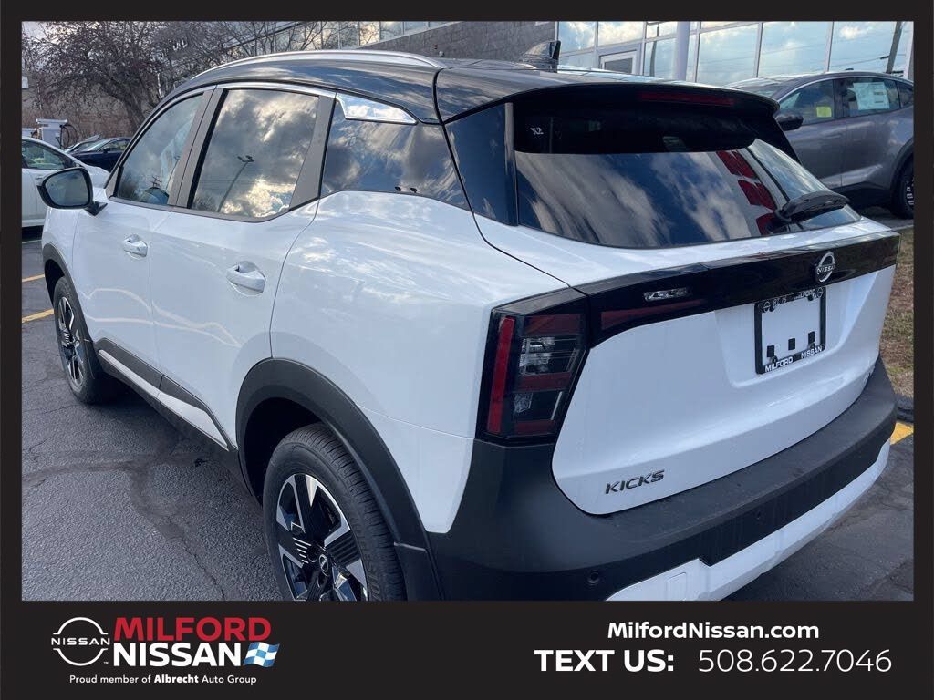 Used 2026 Nissan Kicks SV w/ SV Premium Package AWD/4WD image 3