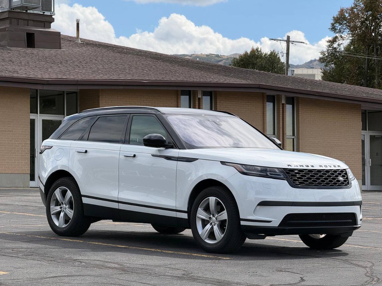 Used 2018 Land Rover Range Rover Velar S AWD/4WD image 7