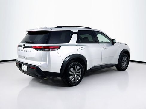 Used 2025 Nissan Pathfinder SV FWD image 7