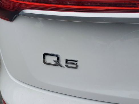 Used 2022 Audi Q5 2.0T Premium w/ Convenience Package image 7