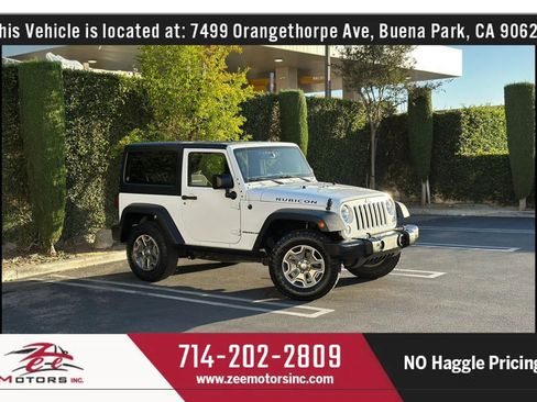 Used 2016 Jeep Wrangler Rubicon w/ Power Convenience Group AWD/4WD image 2