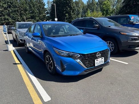 Used 2024 Nissan Sentra SV FWD image 2