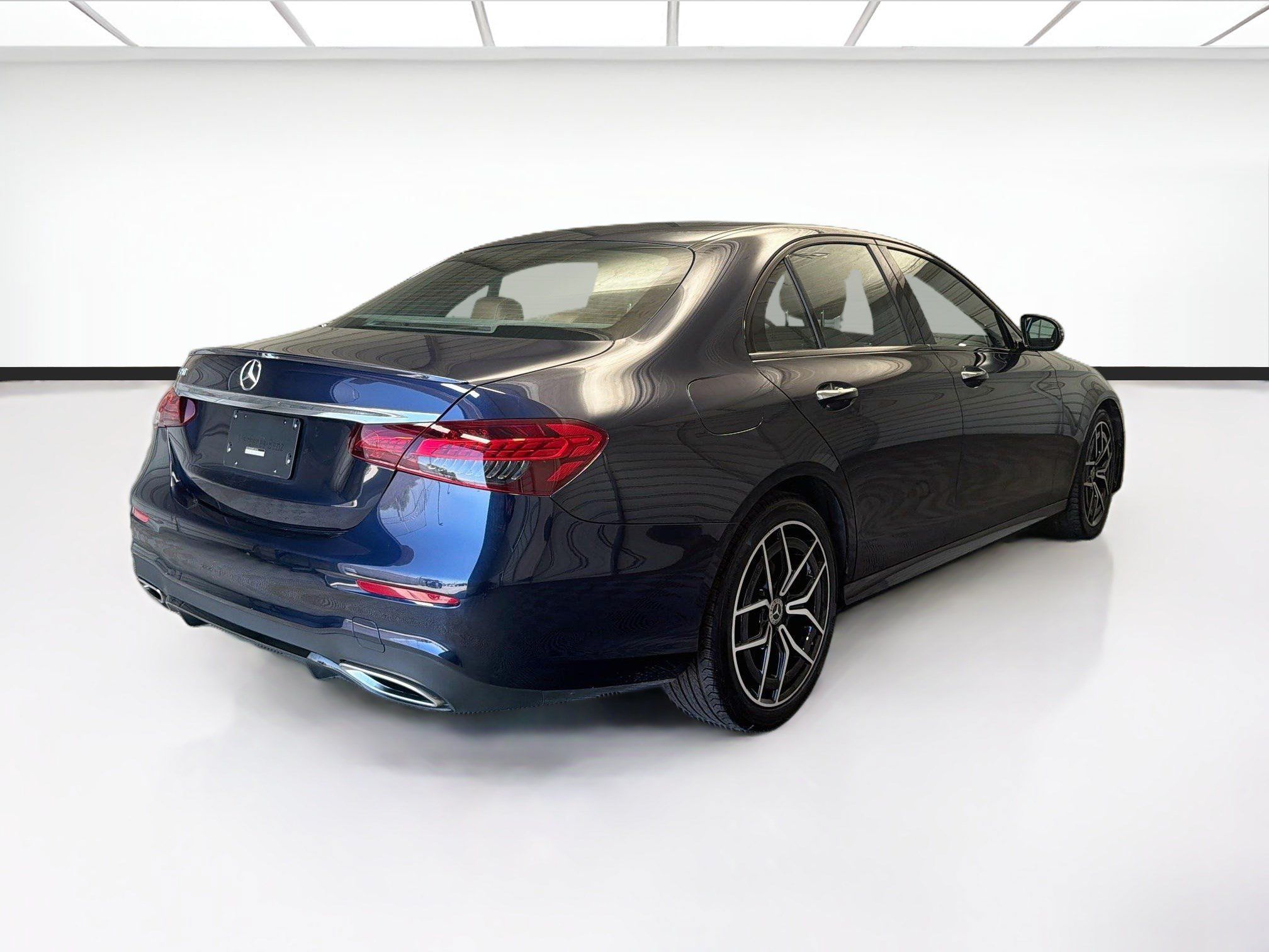 Used 2023 Mercedes-Benz E 350 Sedan image 4