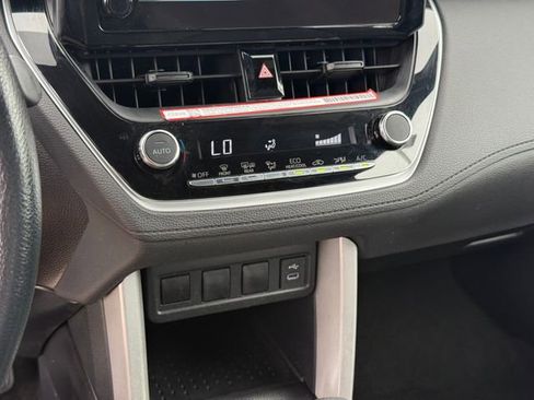 Used 2025 Toyota Corolla Cross AWD Hybrid image 18