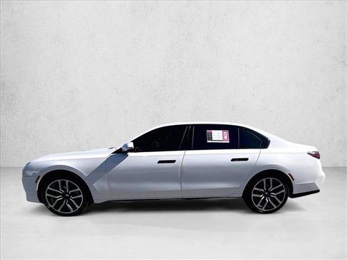 Used 2023 BMW 740i w/ Executive Package image 6