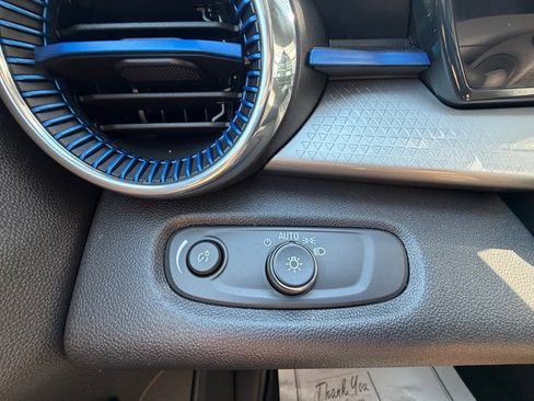 Used 2025 Chevrolet Trax LT w/ Driver Confidence Package FWD image 16