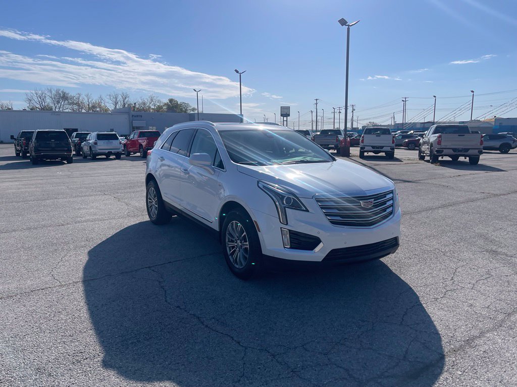 Used 2017 Cadillac XT5 Luxury w/ Driver Awareness Package FWD image 7