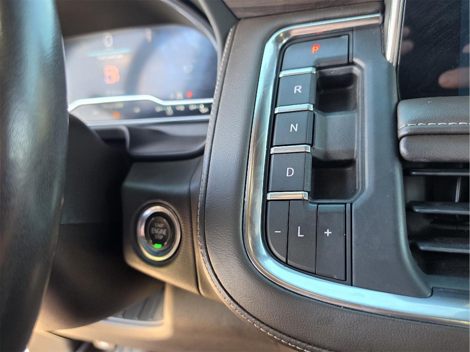Used 2022 Chevrolet Tahoe Z71 w/ Luxury Package AWD/4WD image 24
