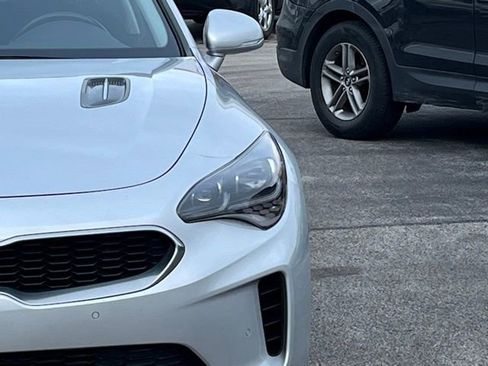 Used 2018 Kia Stinger Premium image 16