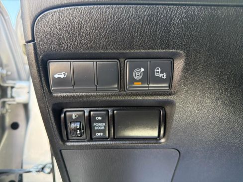 Used 2017 Nissan Armada Platinum AWD/4WD image 13