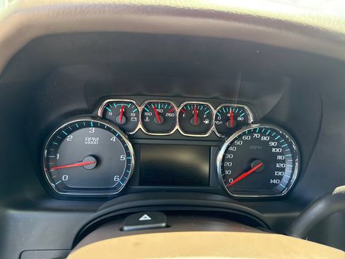 Used 2020 Chevrolet Suburban LT RWD image 27