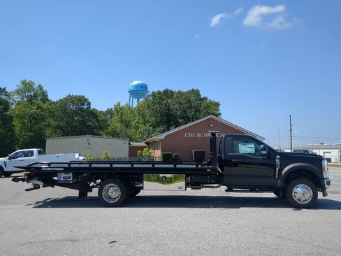 New 2025 Ford F550 2WD Regular Cab Super Duty w/ XL Chrome Package image 2