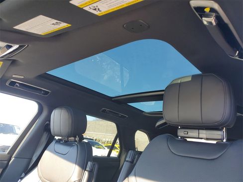 New 2026 Land Rover Range Rover Sport SE image 12