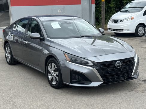 Used 2023 Nissan Altima 2.5 S FWD image 2